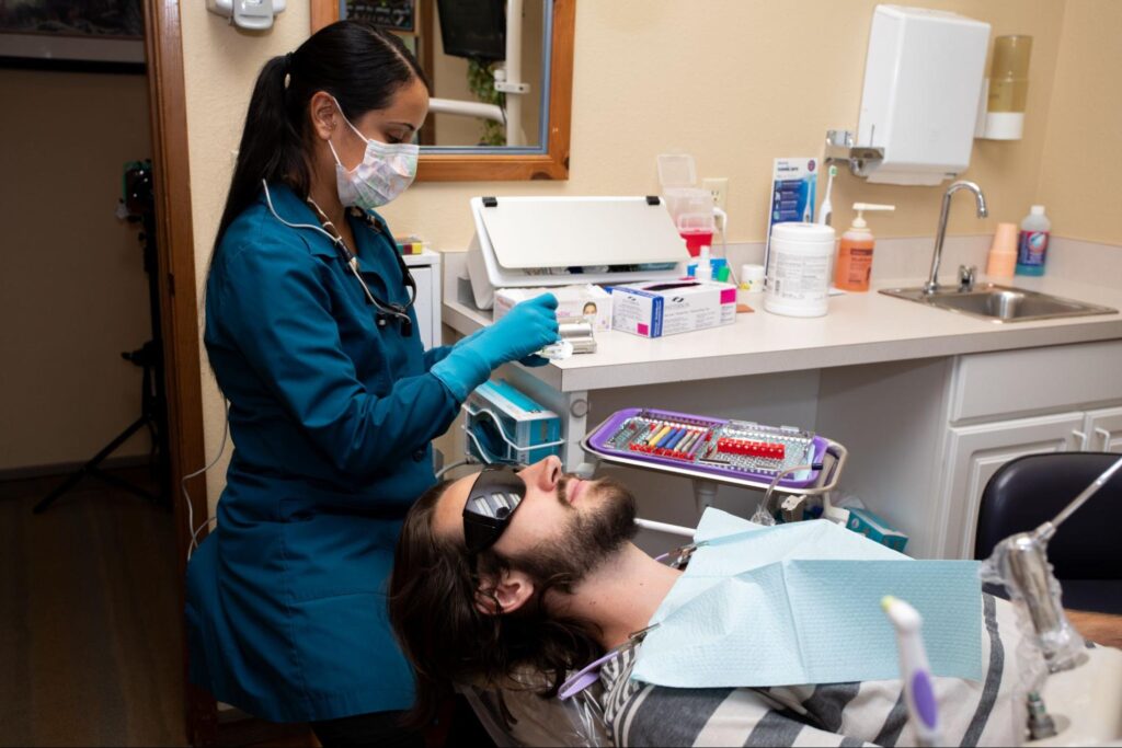 Tips To Achieve A Brighter Smile With Teeth Whitening